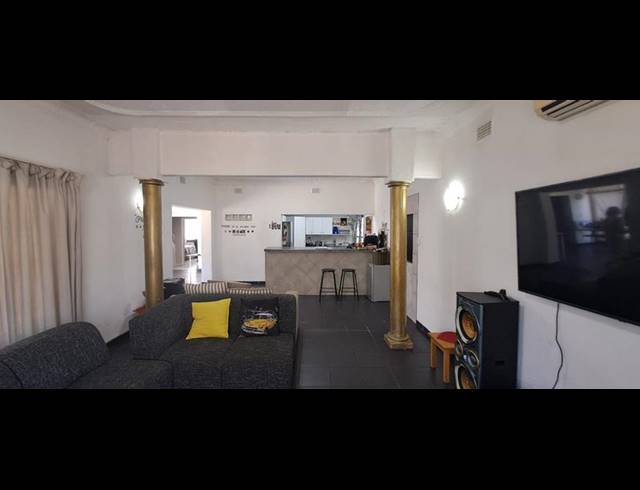 6 BEDROOM HOUSE FOR SALE IN LAMBTON